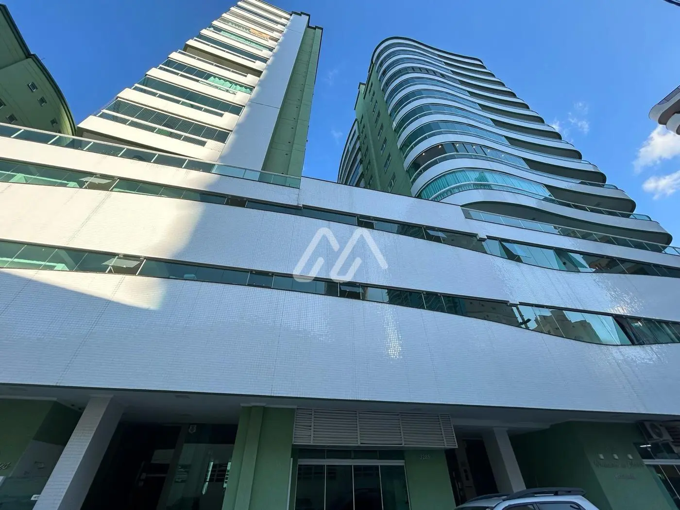 Quadra mar - vista mar — Meia Praia (T817) em Meia Praia