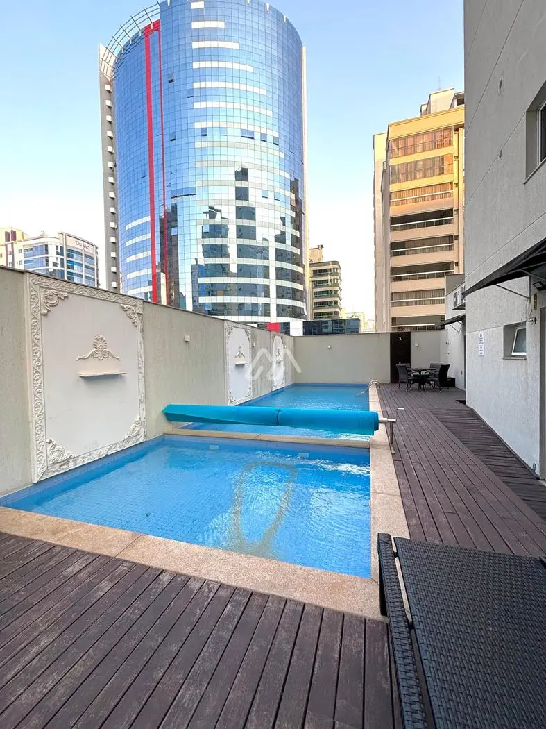 Vista mar - ótima localização — Meia Praia (T2137) em Meia Praia