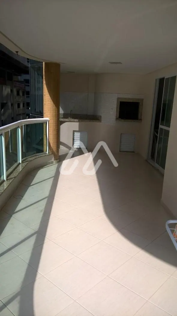 Suíte master — Meia Praia (T799) em Meia Praia