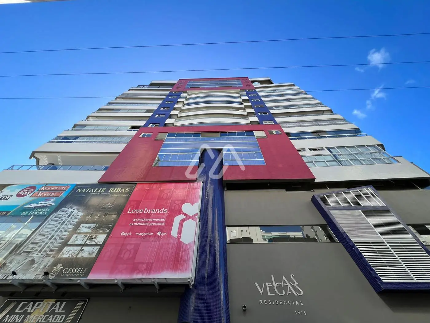 Quadra mar - 3 suites — Meia Praia (T1092) em Meia Praia