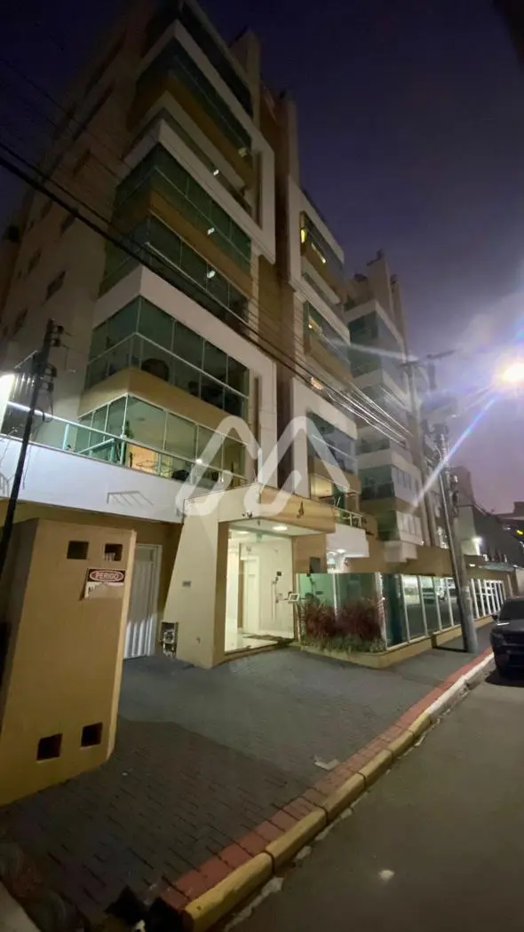 Apartamento com 2 suítes — Meia Praia (T837) em Meia Praia