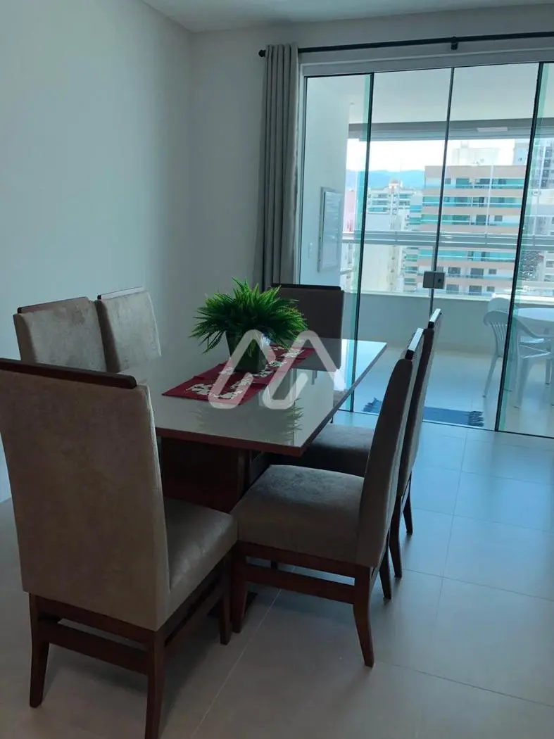 Ótima localização!!!! — Meia Praia (T2142) em Meia Praia