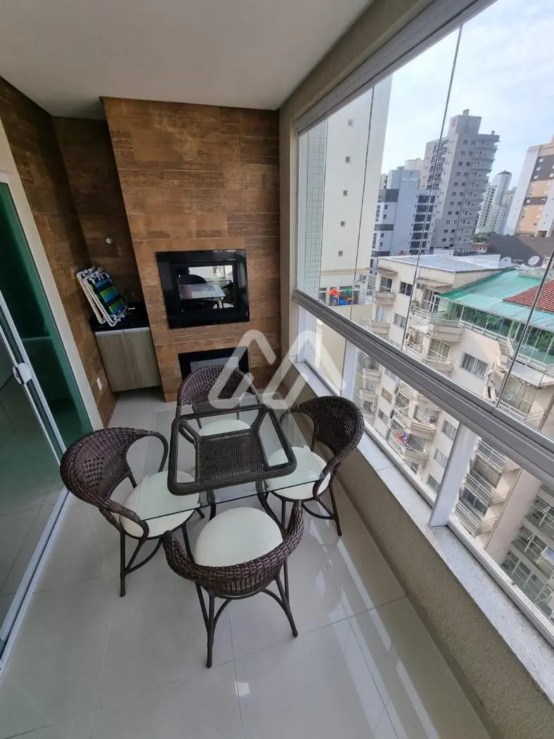 Apartamento com 2 suítes — Meia Praia (T1654) em Meia Praia