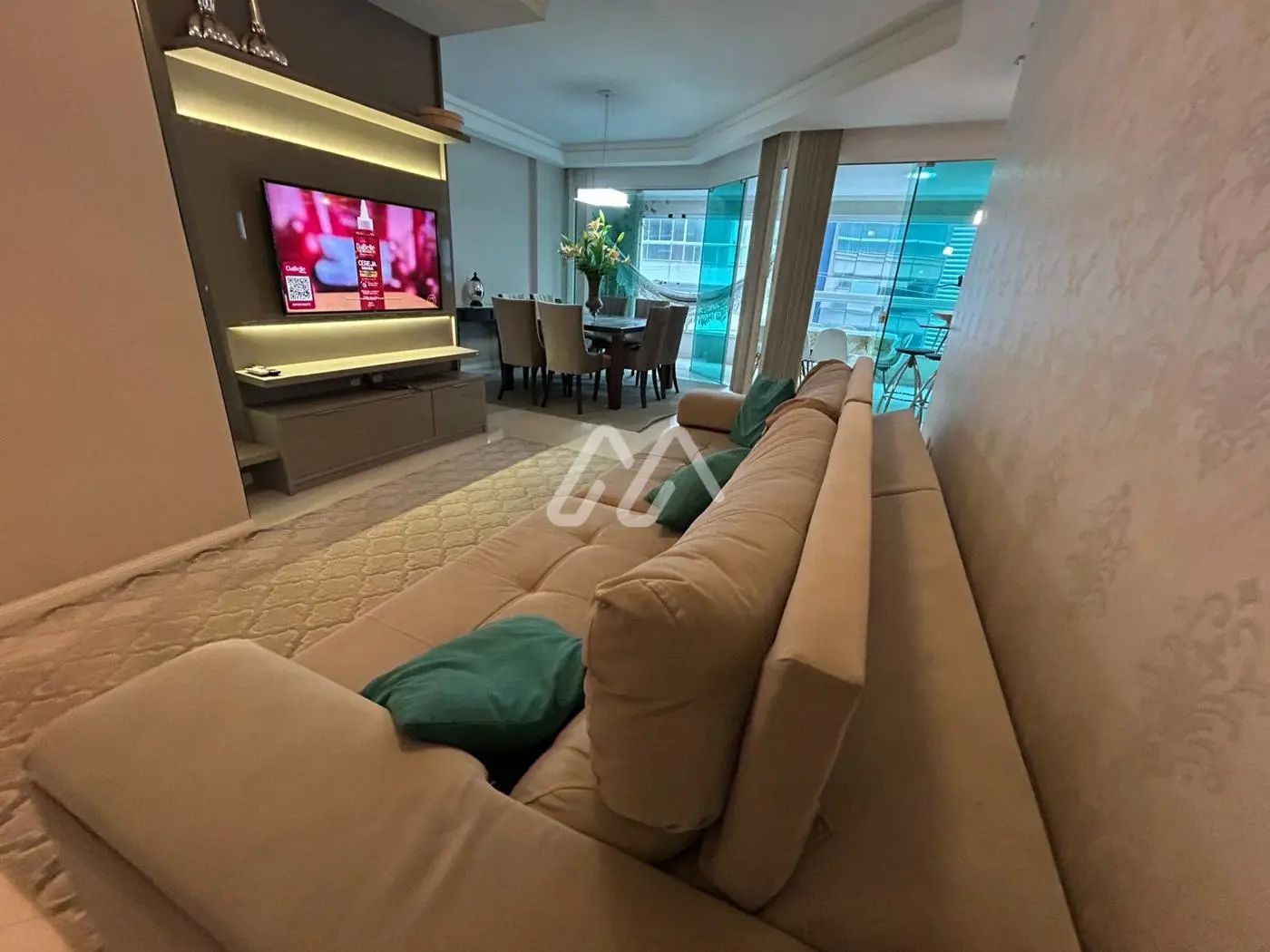Apartamento com 3 suítes — Meia Praia (T2146) em Meia Praia