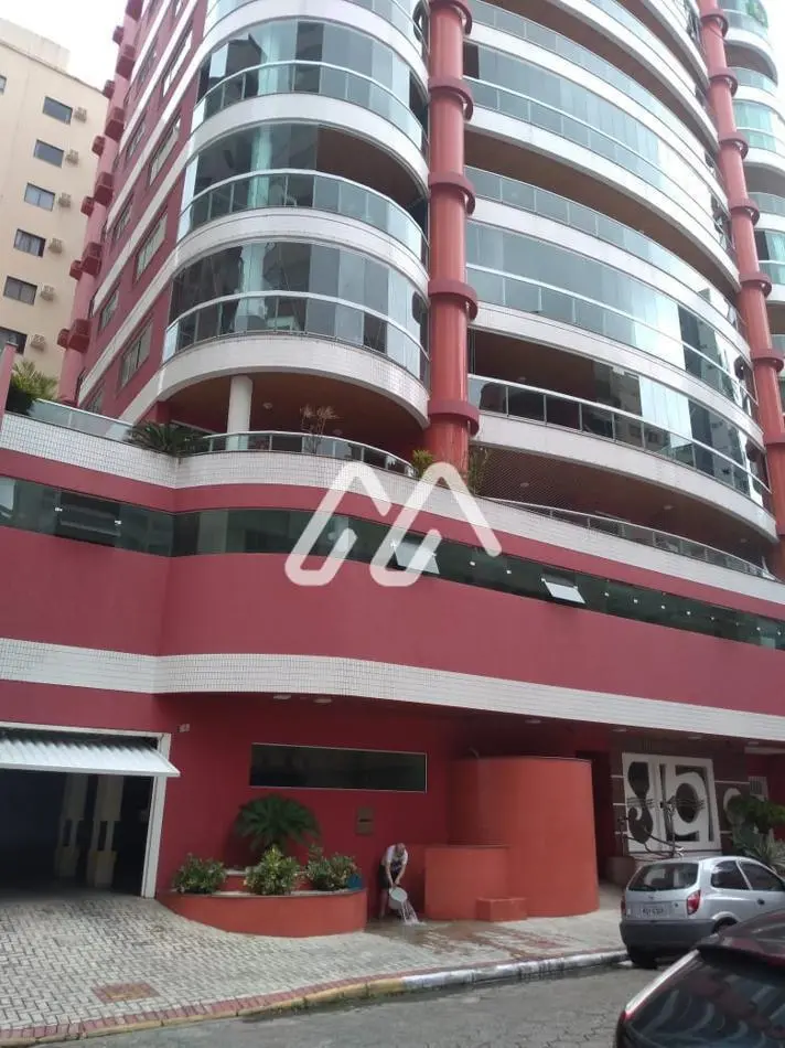 Apartamento com 1 suíte — Meia Praia (T978) em Meia Praia