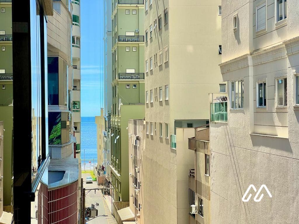 QUADRA MAR em Meia Praia