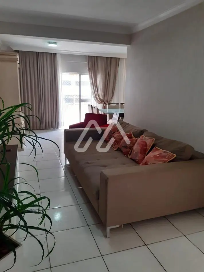 Apartamento com 1 suíte — Meia Praia (T870) em Meia Praia