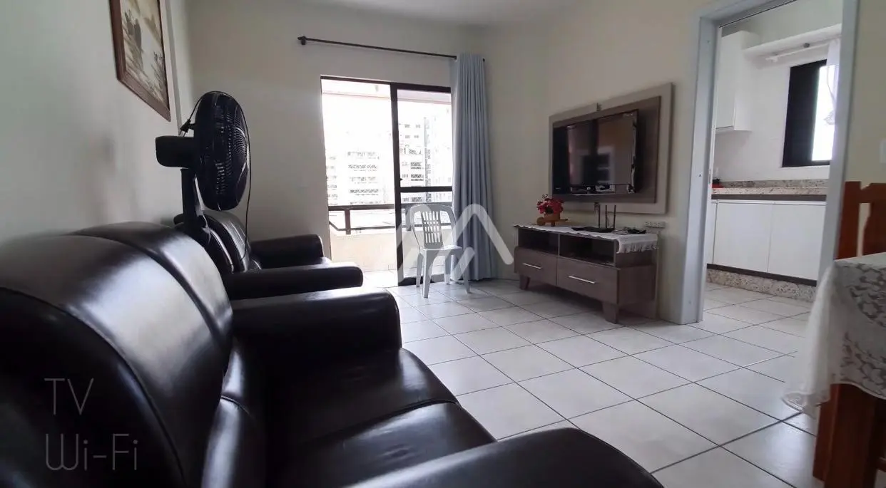 Apartamento com 1 suíte — Meia Praia (T822) em Meia Praia