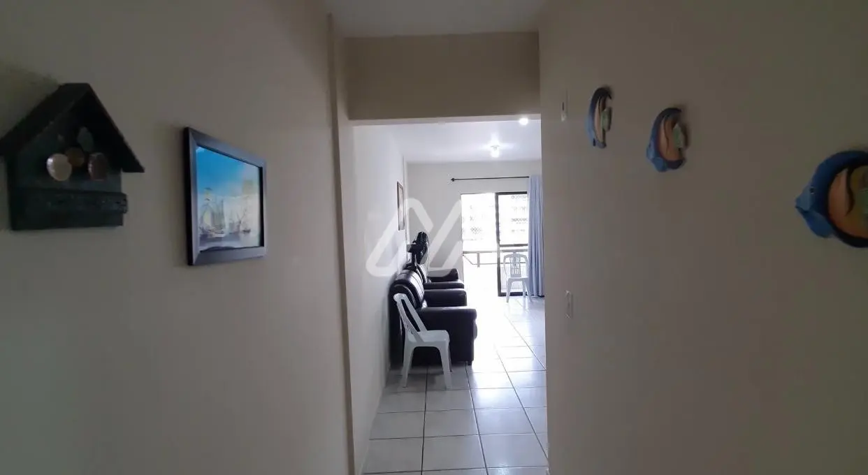 Apartamento com 1 suíte — Meia Praia (T822) em Meia Praia