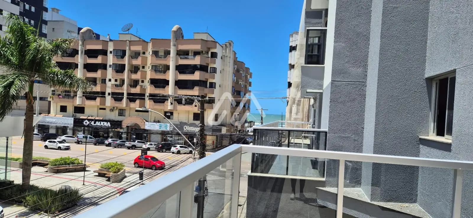 Apartamento com 1 suíte — Meia Praia (T1655) em Meia Praia