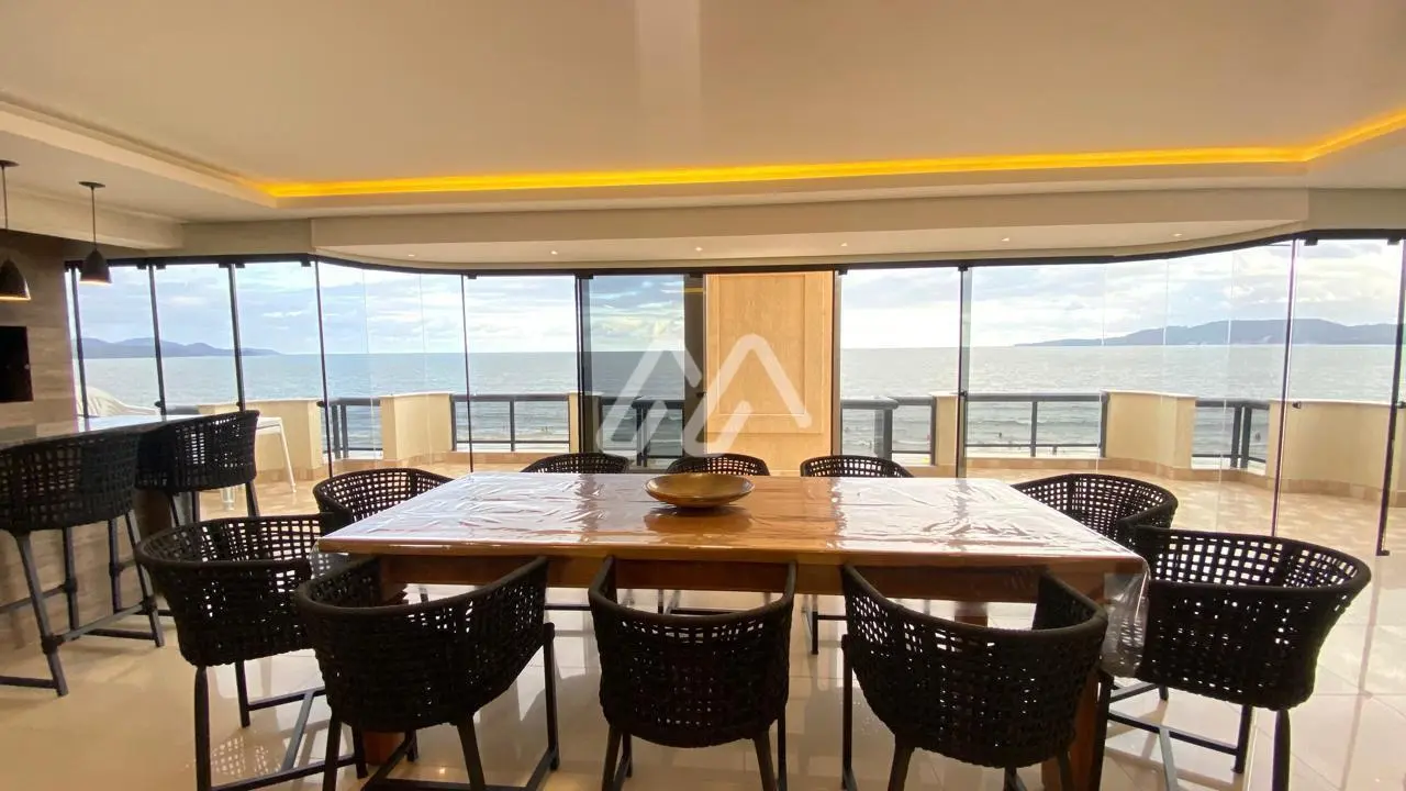 Vista panorâmica - frente mar — Meia Praia (T810) em Meia Praia