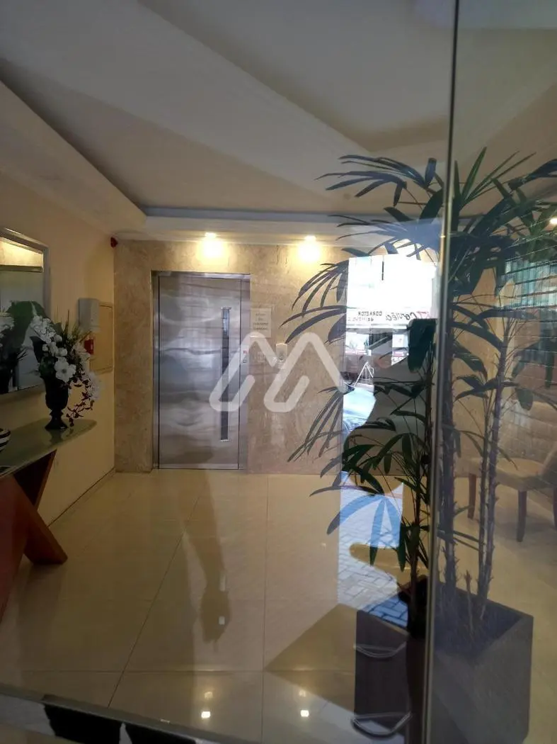 Apartamento com 1 suíte — Meia Praia (T819) em Meia Praia