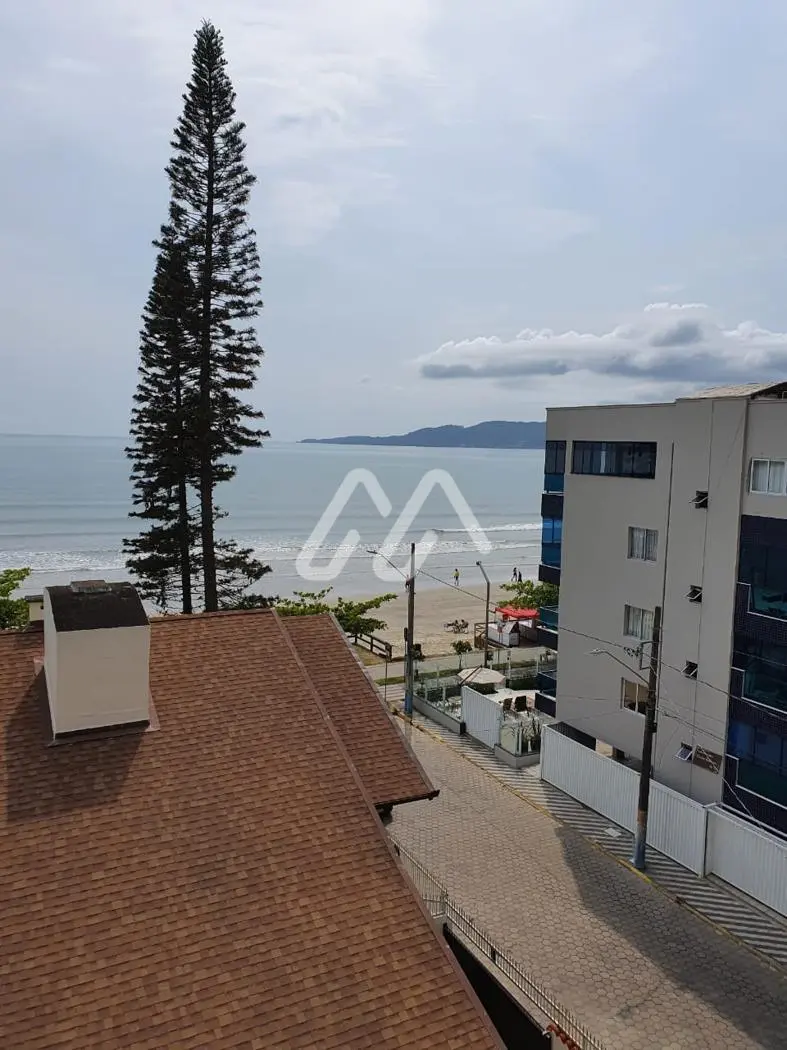 Quadra mar — Meia Praia (T844) em Meia Praia