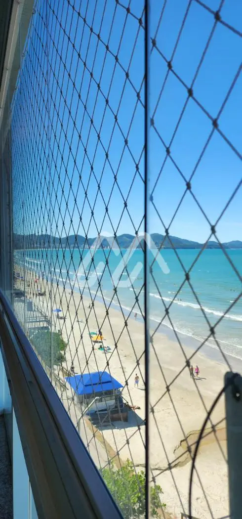 Frente mar 4 dormitórios — Meia Praia (T790) em Meia Praia