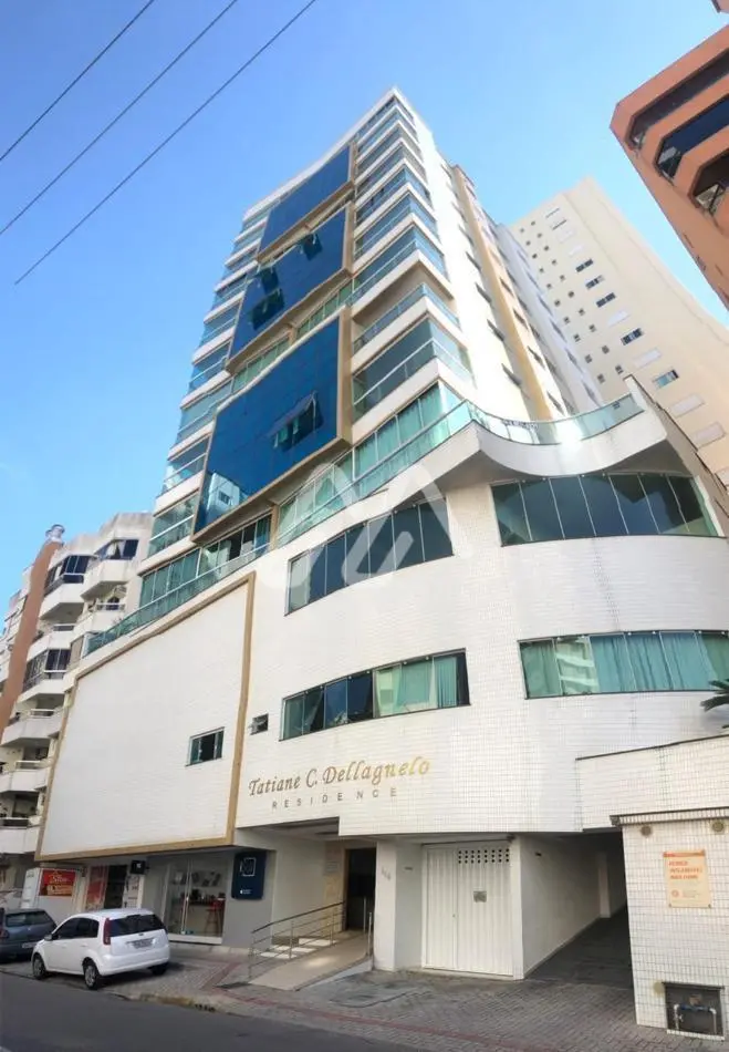 3 suites - ótima localização — Meia Praia (T1722) em Meia Praia
