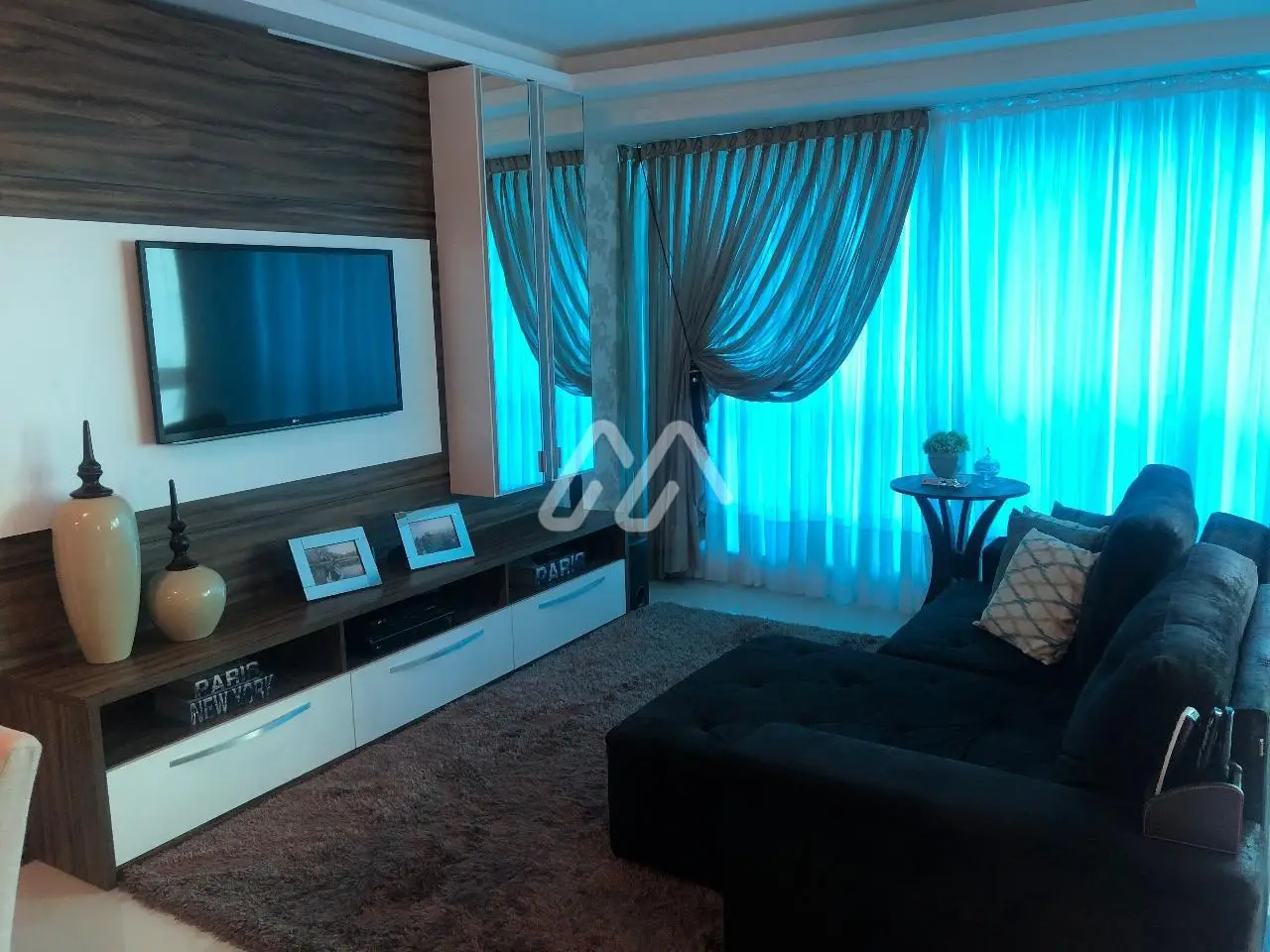 3 suites - ótima localização — Meia Praia (T1722) em Meia Praia