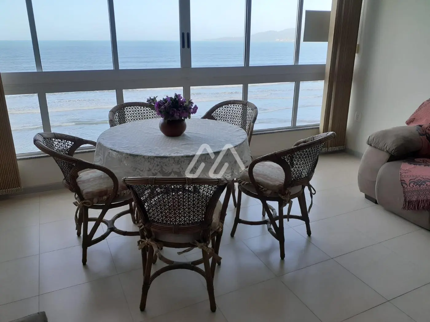 Frente mar — Meia Praia (T899) em Meia Praia