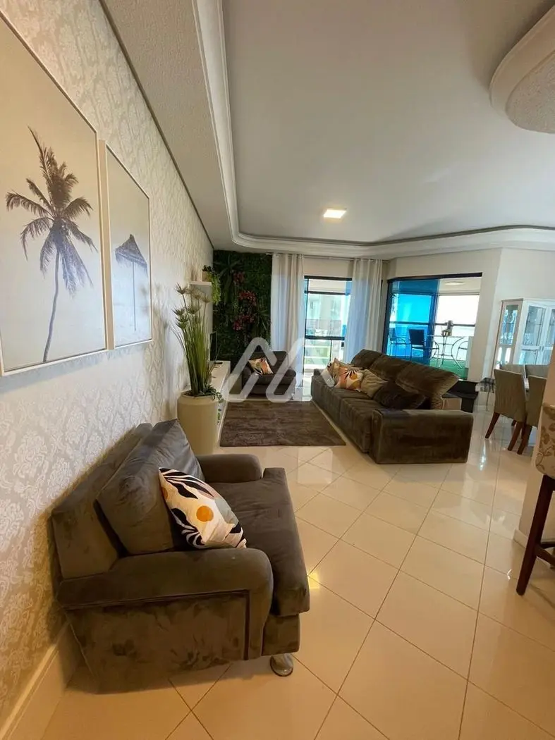 Apartamento com 4 suítes — Meia Praia (T2292) em Meia Praia