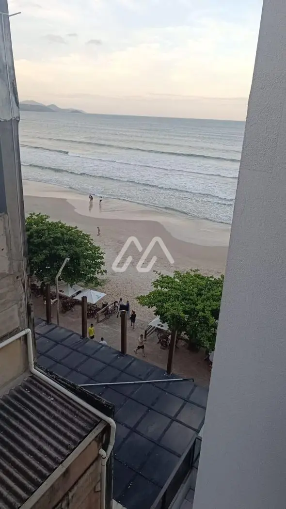 Lateral mar - excelente localização — Meia Praia (T2346) em Meia Praia