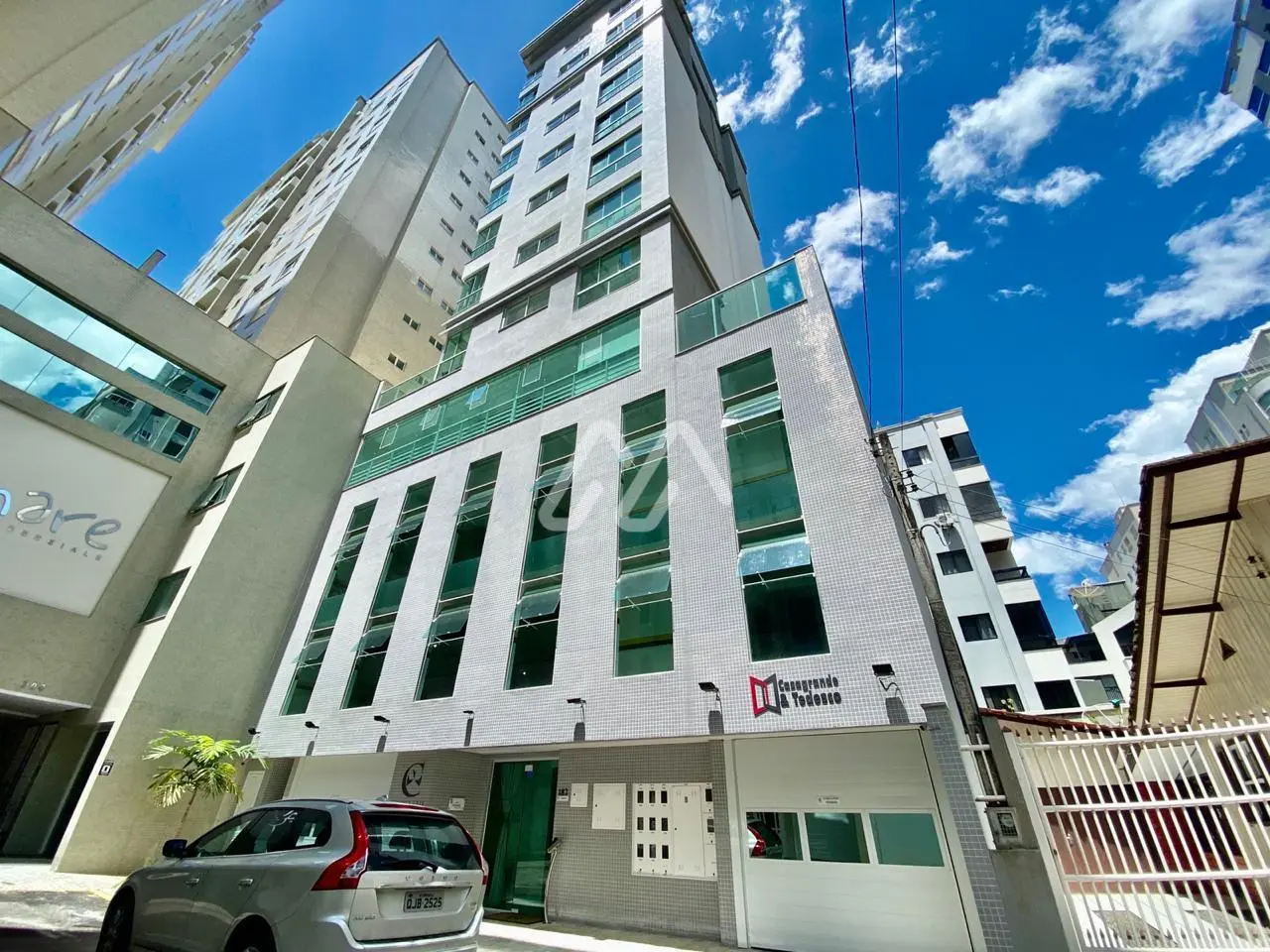 Quadra mar — Meia Praia (T2136) em Meia Praia