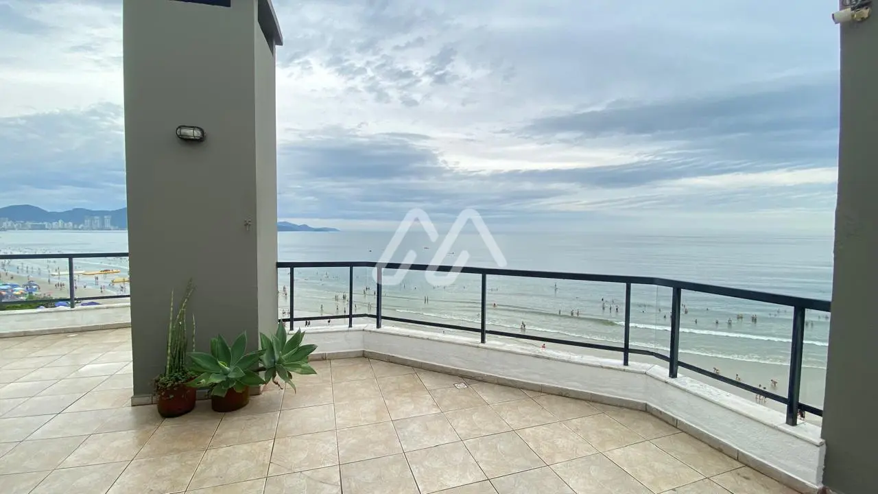 Cobertura frente mar — Meia Praia (T811) em Meia Praia