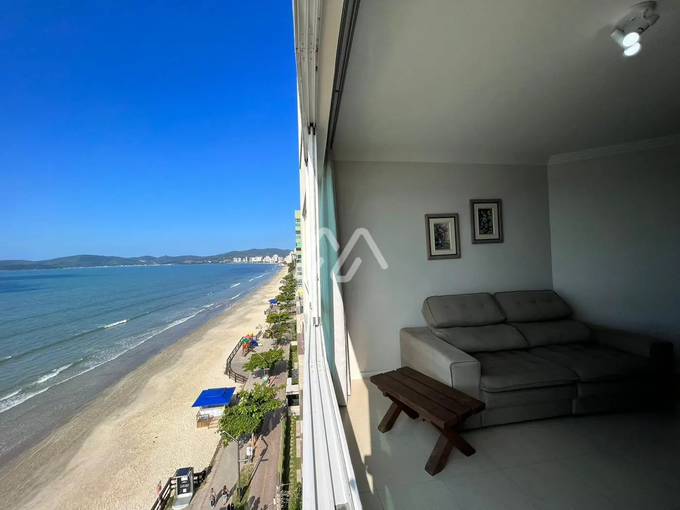 Frente mar — Meia Praia (T898) em Meia Praia
