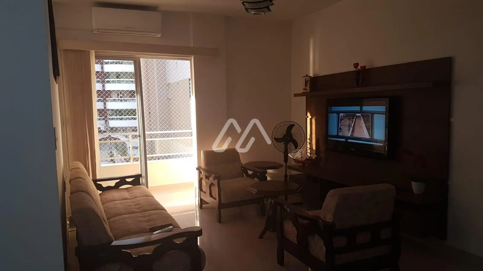 Apartamento com 1 suíte — Meia Praia (T821) em Meia Praia