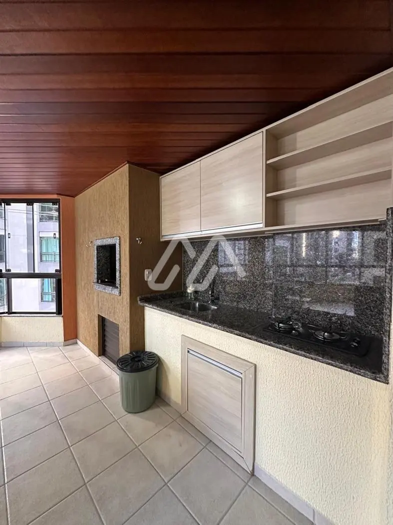 Excelente localização - 3 dormitórios — Centro (T2135) em Centro