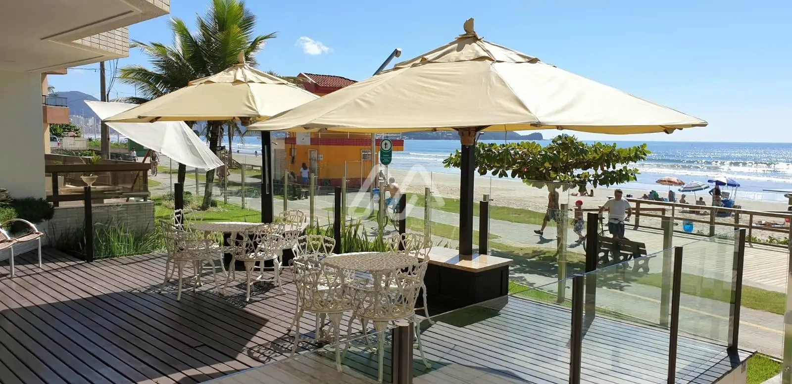 Quadra mar — Meia Praia (T1650) em Meia Praia