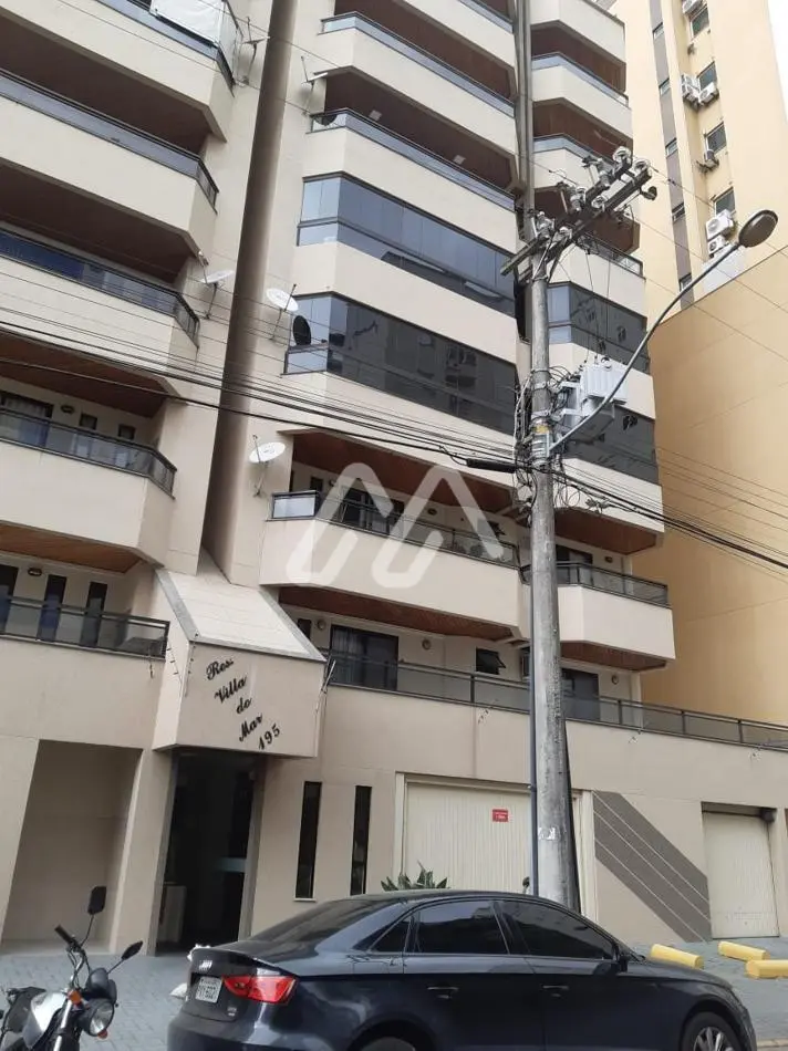 3 dormitórios com terraço — Meia Praia (T831) em Meia Praia