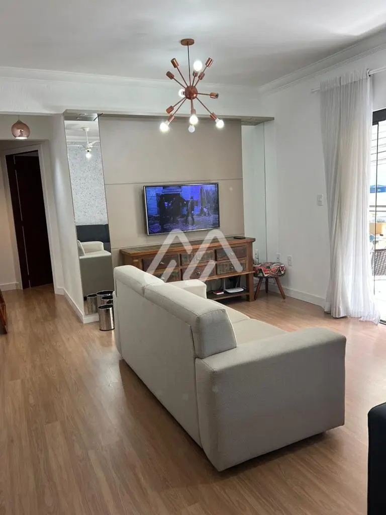3 dormitórios com terraço — Meia Praia (T831) em Meia Praia
