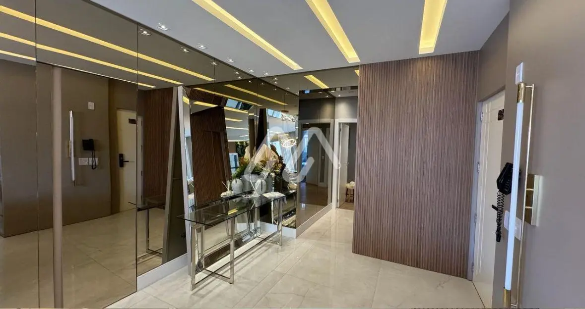 4 suites - finamente mobiliado — Meia Praia (T2139) em Meia Praia