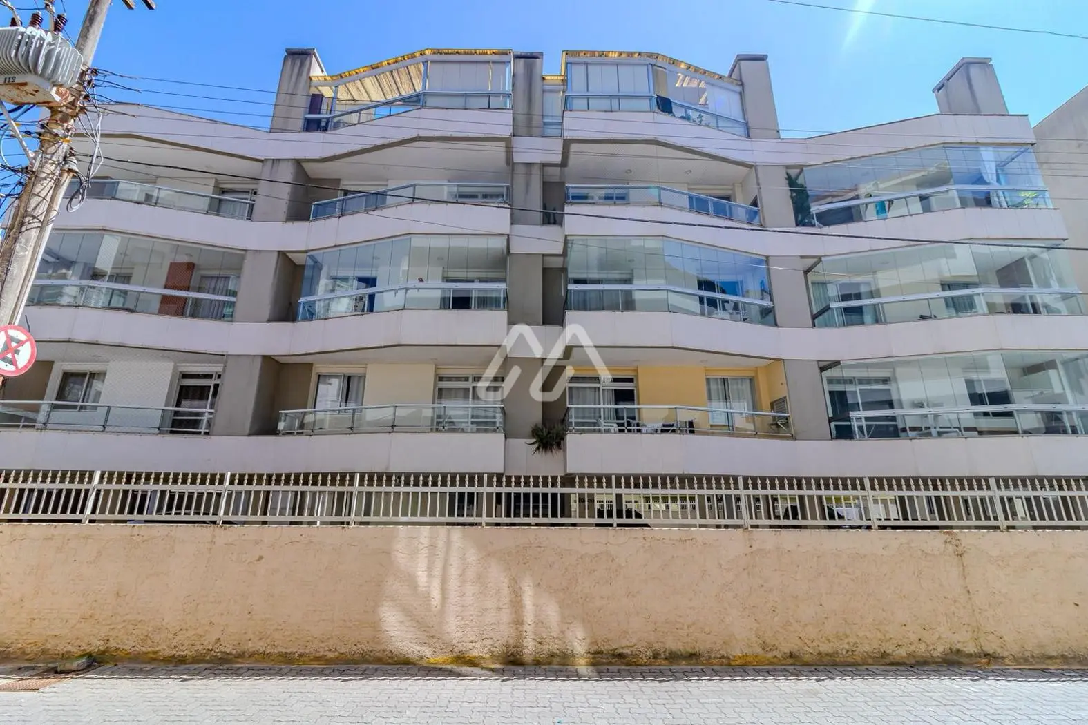 Ótima localização - lateral mar — Meia Praia (T812) em Meia Praia
